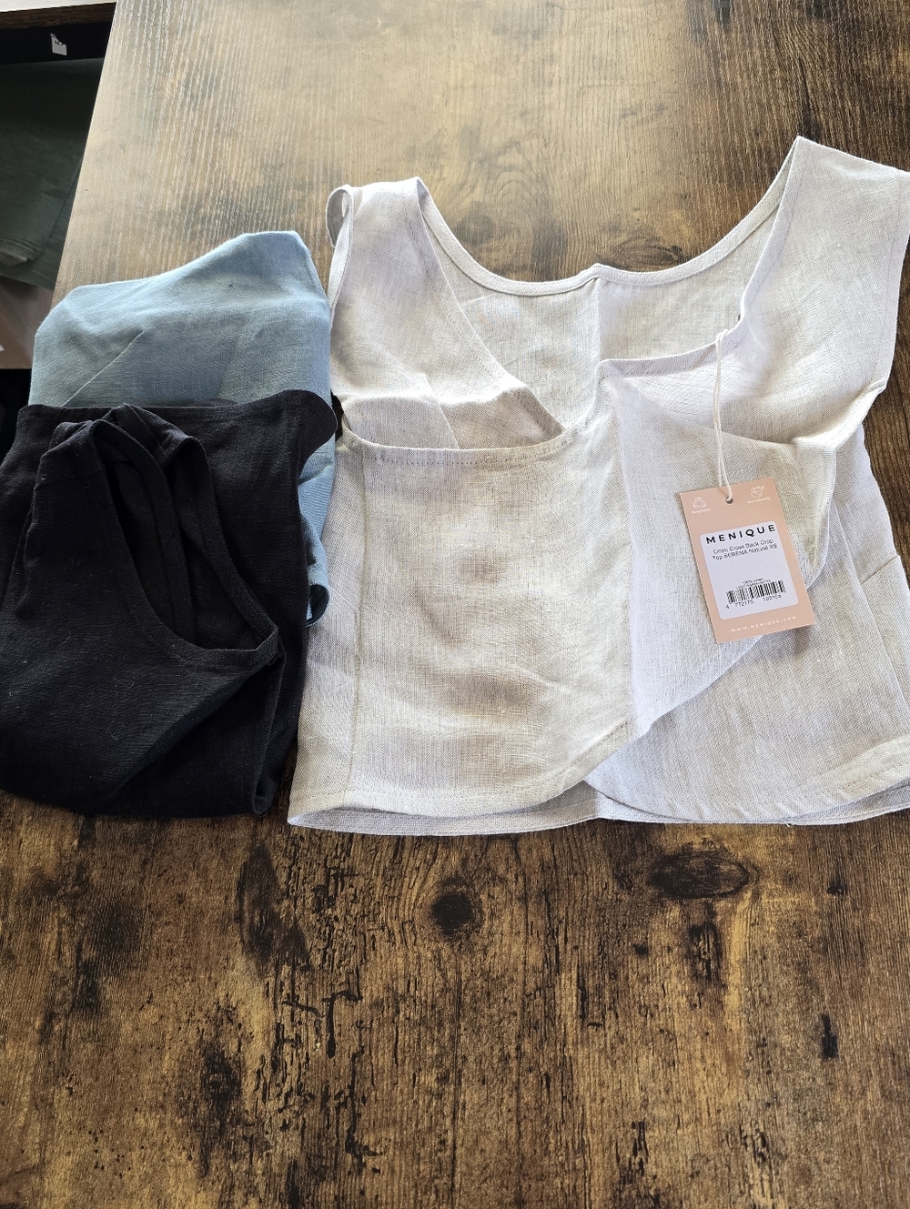 (3) Menique Crop
